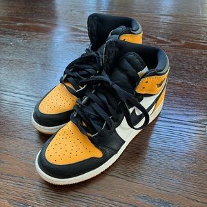 Air Jordan 1 Retro High OG 'Yellow Toe
